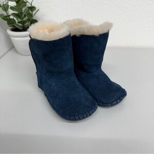 UGG caden infant baby navy blue booties size 4/5